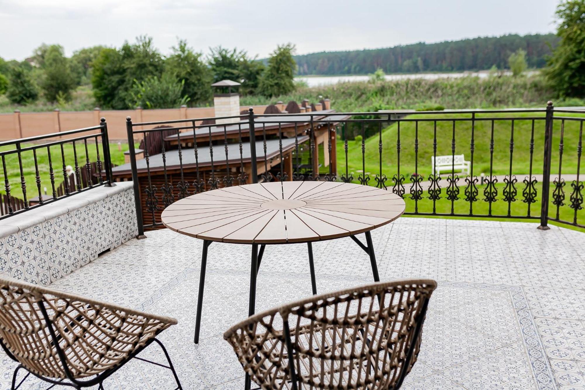 Bobritsa Dacha Hotel ภายนอก รูปภาพ