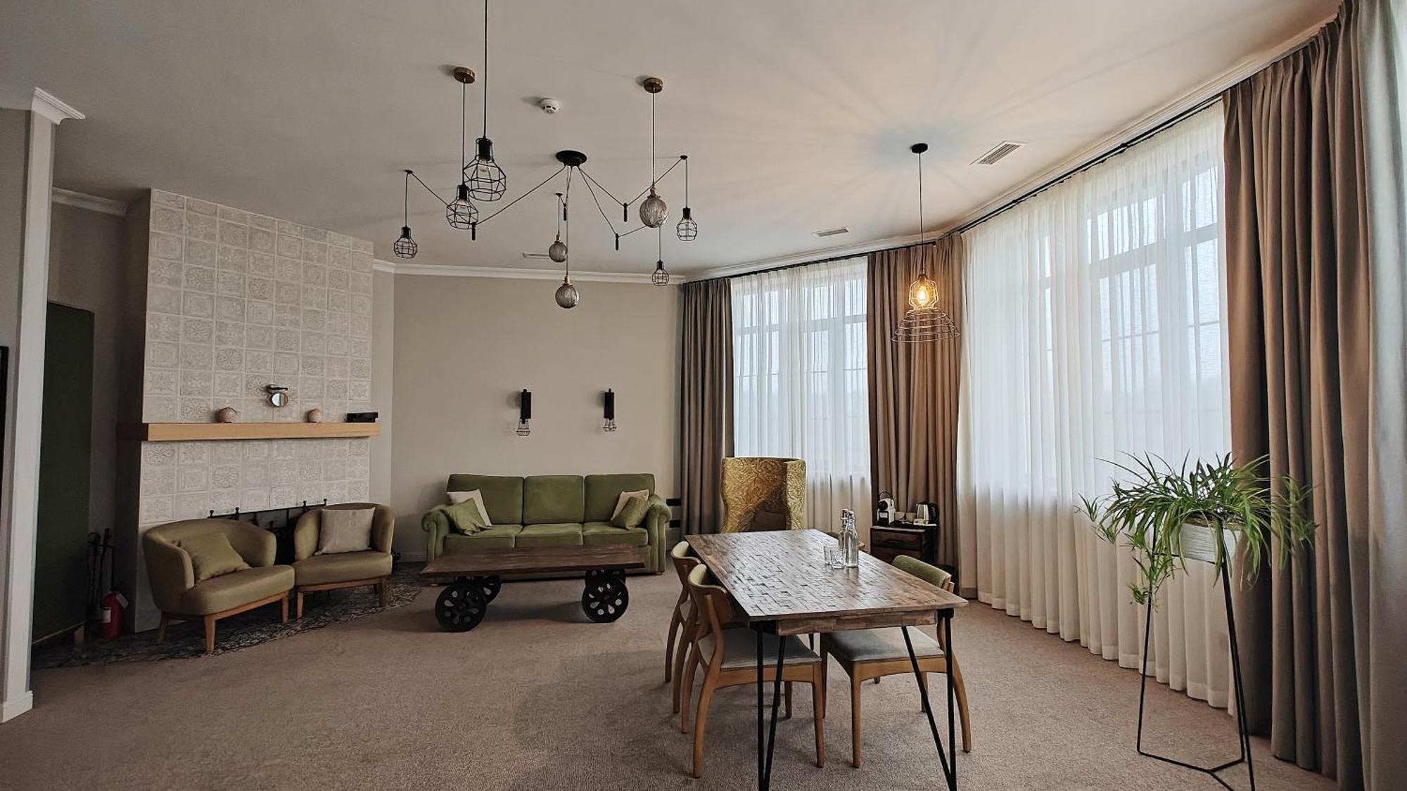 Bobritsa Dacha Hotel ภายนอก รูปภาพ
